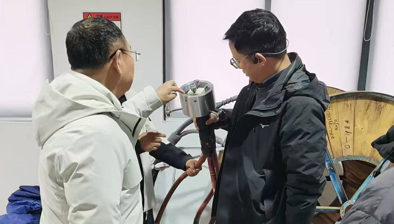 武漢雷科電力接待東莞客商考察配電設(shè)備